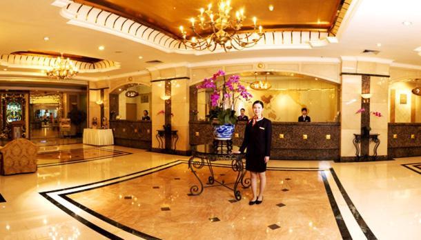 Green Land Hotel Кунмин Екстериор снимка