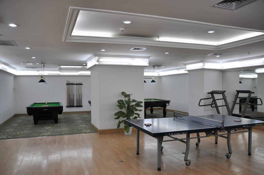 Green Land Hotel Кунмин Екстериор снимка