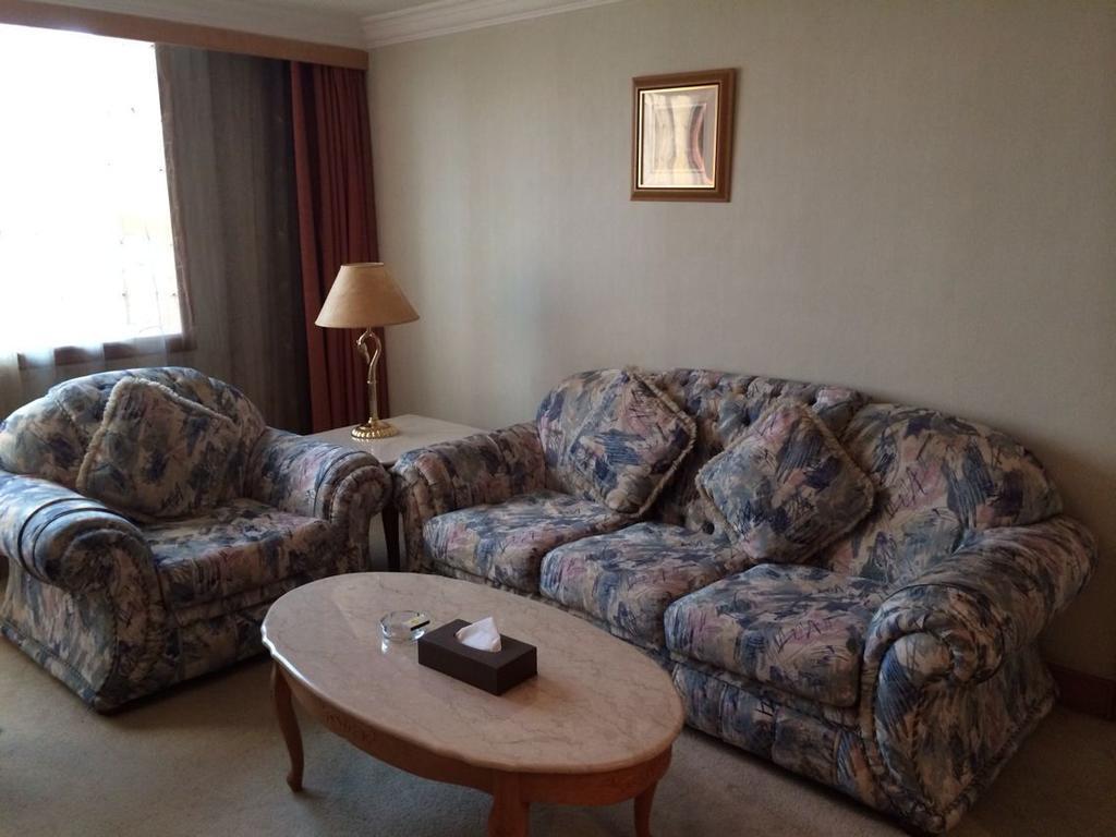 Green Land Hotel Кунмин Екстериор снимка